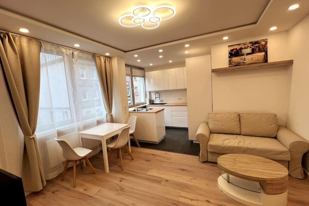 Lovely Flat Relax Near City Center Nuremberg Exterior photo